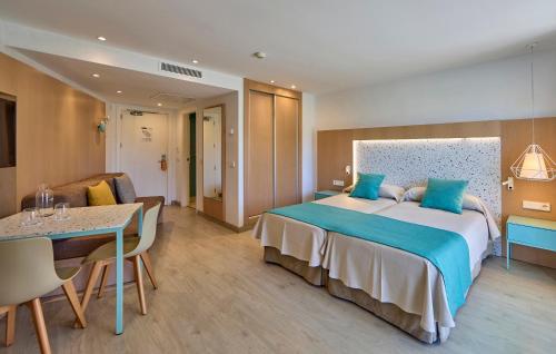 Universal Aparthotel Elisa