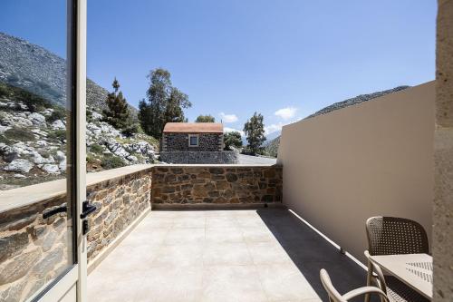 Villa Pasiphae - With Private Heated Pool in Kouloukonas