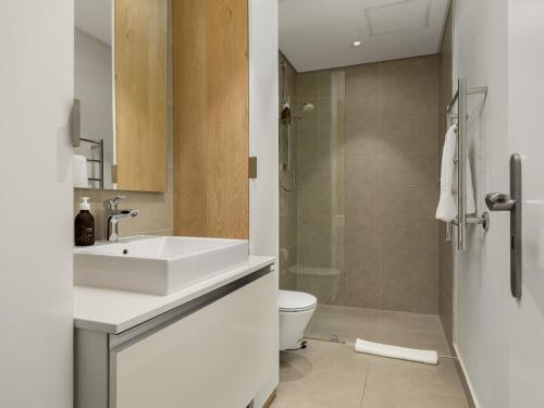 The Warwick: Luxury secure apartment in Greenpoint - image 12
