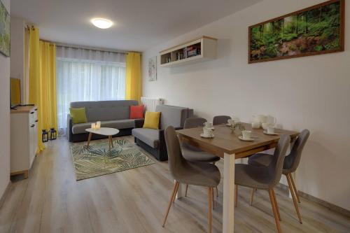 Przestronny Apartament Sun Seasons 24 w Szklarskiej Porębie z Widokiem na Góry by Noclegi Renters