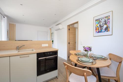 ORCHIDÉES II - SUPERBE 2 Pièces - 50 m BORD DE MER - PARKING - Location saisonnière - Roquebrune-Cap-Martin