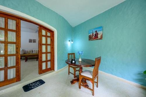 Couzy - Ocean Beach Paradise in Malindi