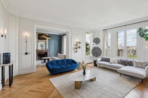 Luxury 5 stars penthouse on Prestigious Avenue Foch, Paříž