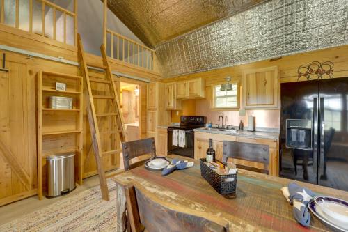 Cool Mornings, Crackling Fires, Monster Catfish!! in โคลัมบัส (TX)