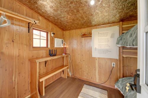 Cool Mornings, Crackling Fires, Monster Catfish!! in โคลัมบัส (TX)