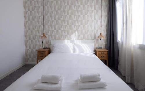 One-Bedroom Apartment image 10
