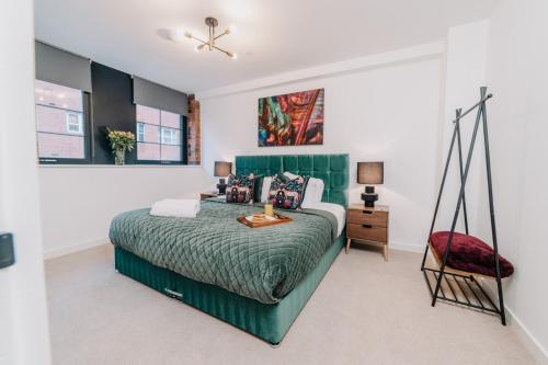 Luxury Two Bedroom Birmingham City Centre Apartment, Birmingham (photo 5)