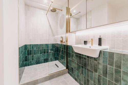 Luxury Two Bedroom Birmingham City Centre Apartment, Birmingham (photo 6)