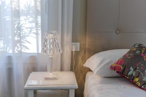 Standard Double Room image 8