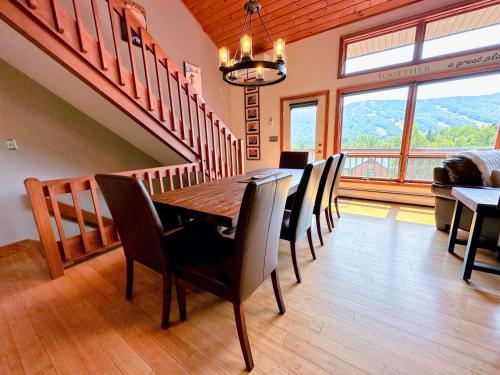 W5 AIR CONDITIONED Mount Washington Place townhouse with fireplace air hockey free and fast wifi detail