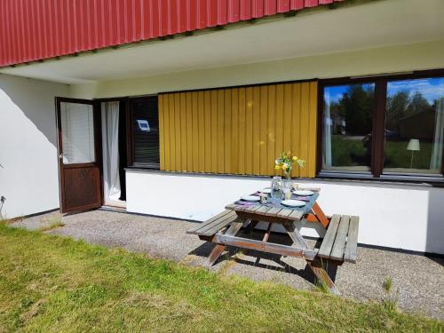 Erkély/terasz, Pauliström - Schöne Ferienwohnung für bis zu 4 Personen - 60qm (Paulistrom - Schone Ferienwohnung fur bis zu 4 Personen - 60qm) in Kvillsfors