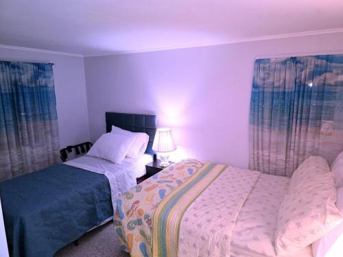 Cozy Ocean Breeze Retreat in 格羅頓