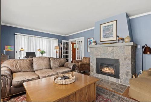 Majestic Family Home in Saratoga New York - image 5