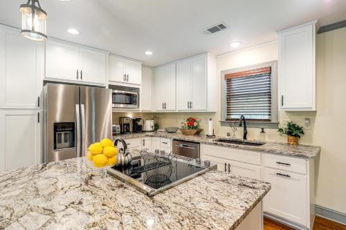 Farm and Lake Views Rural Mississippi Loft Apt in Hernando (Mississippi)