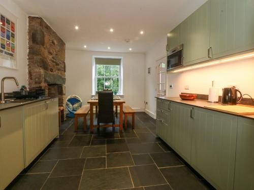 Zunanjost, Ty Capel Bethania in Plas Gwynant