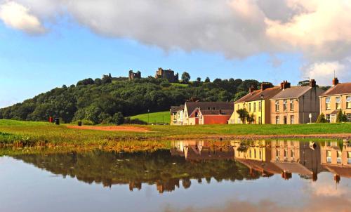 Közeli látványosságok, Ty Log Llansteffan in Llangynog