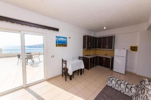 Hotel Erjoni - image 4