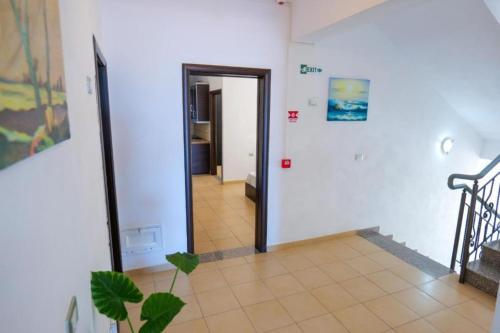 Hotel Erjoni - image 11