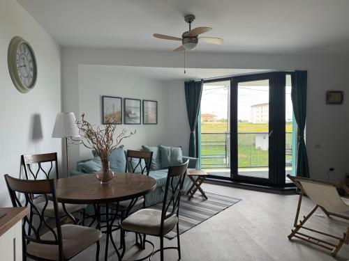 บริการและสิ่งอำนวยความสะดวก, Evan by The Sea Escape in คอสติเนสตี