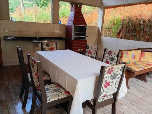 Balkons/terase, Sitio encantador e tranquilo com churrasq e Wi-fi in Venda Nova do Imigrante