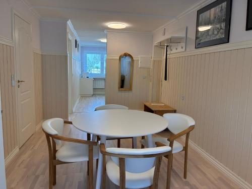Stylish & Bright ARTpartment- Family -Friendly, Haapsalu