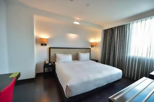 Deluxe King Room room in Hilton DoubleTree Guadalajara Centro Historico