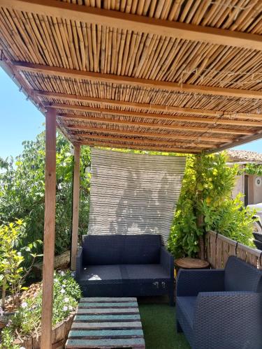 Úszómedence, Casa Rural Casaplana, 1500m2 y piscina privada, max 23pax, Prepirineo Aragonés (Casa Rural Casaplana, grupos grandes, 1500m2 de casa, piscina privada y patio, barbacoa, Zona Prepir) in Peralta De La Sal