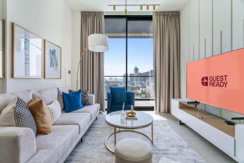 GuestReady - Jumeirah Village haven with pool view, Dubái