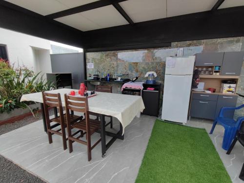 Quarto Califórnia (Quarto California) in Campo Novo do Parecis