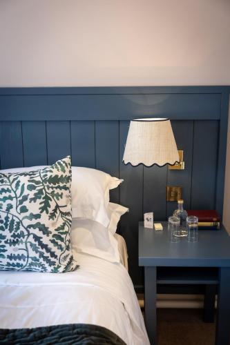 2 twin beds