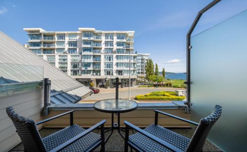 Sidney Waterfront Inn & Suites near สนามบินนานาชาติวิกตอเรีย