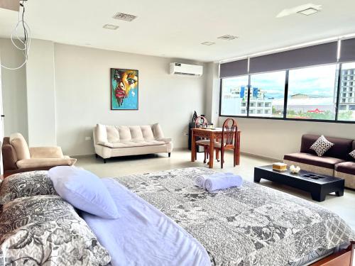 1000 Edifio El Navío Luxury Suite 702