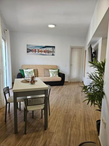 Apartamentos Las Riscas By Travel Home in Puente De Genave