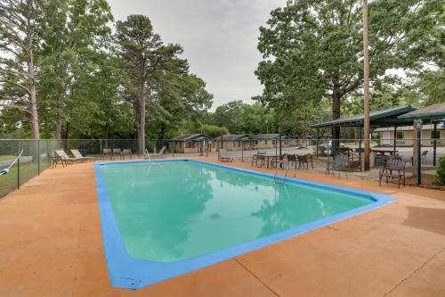 1 Mi to Greers Ferry Lake Cabin with Pool Access in Fairfield Bay (AR)