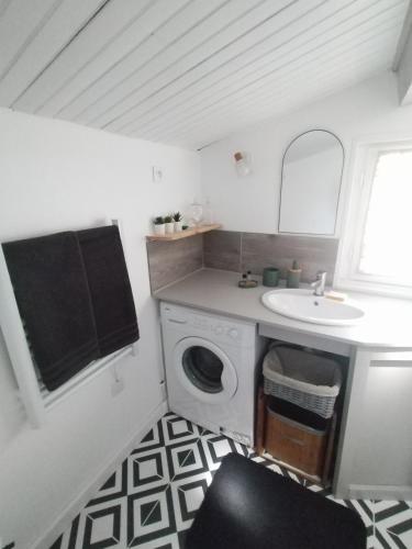 Vannas istaba, La Ch'tite Maison in Reillanne