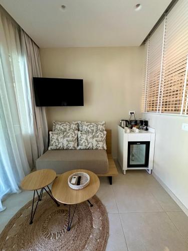 Salty Wave Suites 3