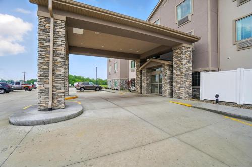 Cobblestone Hotel & Suites - Russells Point at Indian Lake in Russells Point, USA