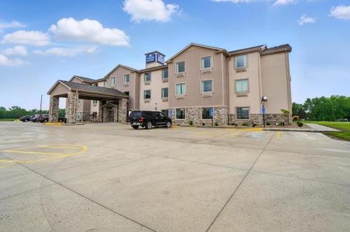 Cobblestone Hotel & Suites - Russells Point at Indian Lake in Russells Point, USA