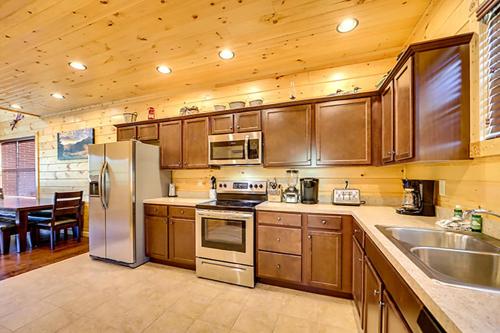 Bears Den by Venture Smoky Mountains in Gatlinburg (TN)