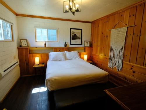 Lake Front Cabins