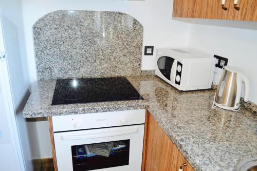 2 bedrooms, 4 beds