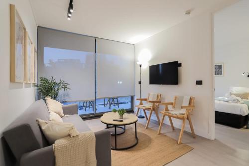 Comfort & Style 2BR Las Condes Apt 5 Guests