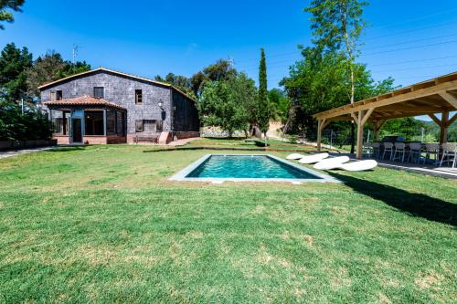 MAS PUIG PIQUÉ - piscina privada, porche, BBQ, y WIFI - 15 PERSONAS (MAS PUIG PIQUE - piscina privada, porche, BBQ, y WIFI - 15 PERSONAS) in Hostalric