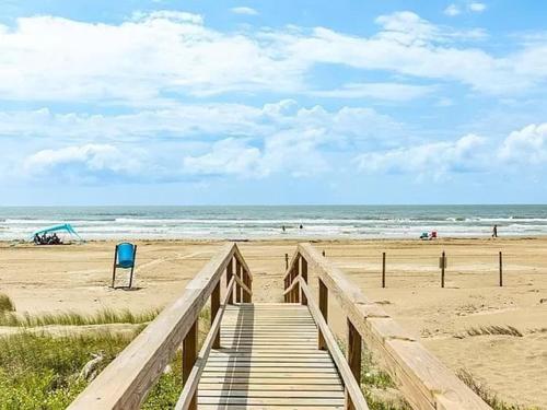 Pelican Place - Beach Front