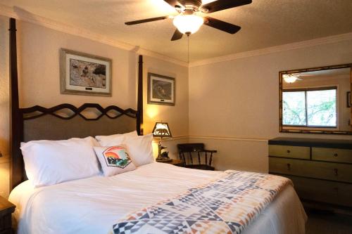 Yellowstone Gateway Inn - image 11