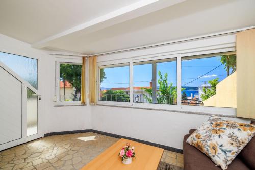 Apartment Car - image 2