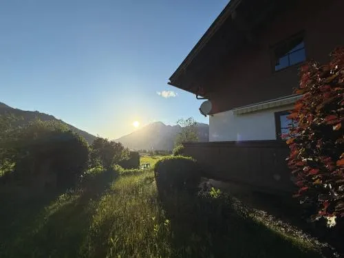 Lisl's & Gretl's Alpen Chalet - 10 Min nach Zell am See in Saalfelden am Steinernen Meer, Österreich