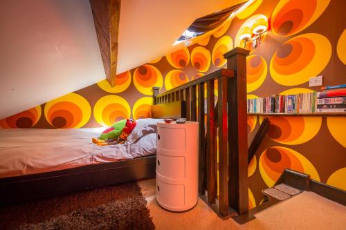 Trembling Madness Apartments - image 4