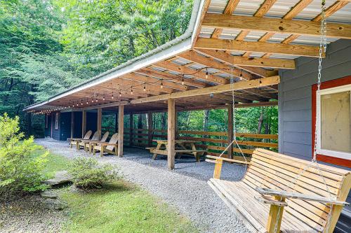 Glades Getaway by Venture Smoky Mountains - image 11