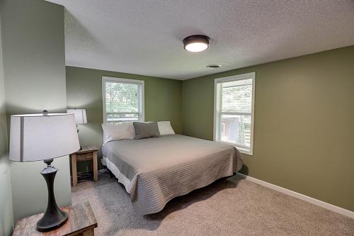 Glades Getaway by Venture Smoky Mountains - image 2
